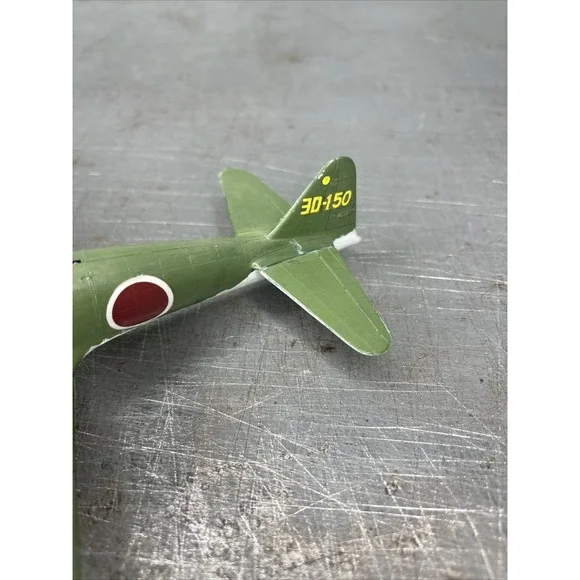 Tamiya Mitsubishi A6M5 Zero Fighter 1/72 Built Painted Missing Parts Model Plane - Picture 3 of 11